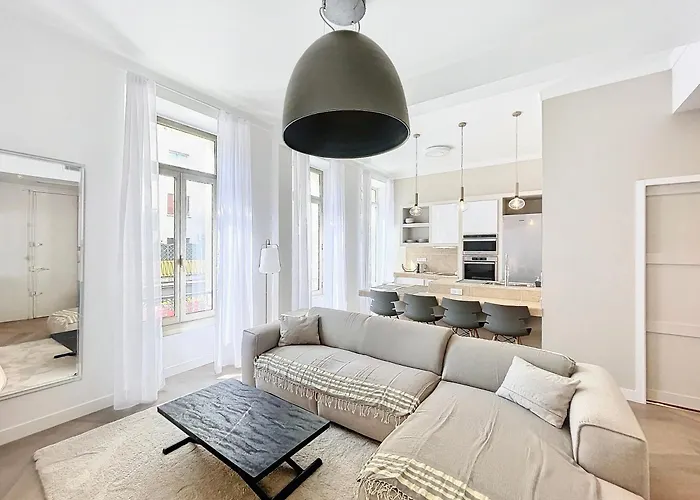 Cannes Vidal Rue Antibes Sncf Station 2 Mn 1 Bedroom New 2024 Quiet Building Hyper Center By Olam Properties